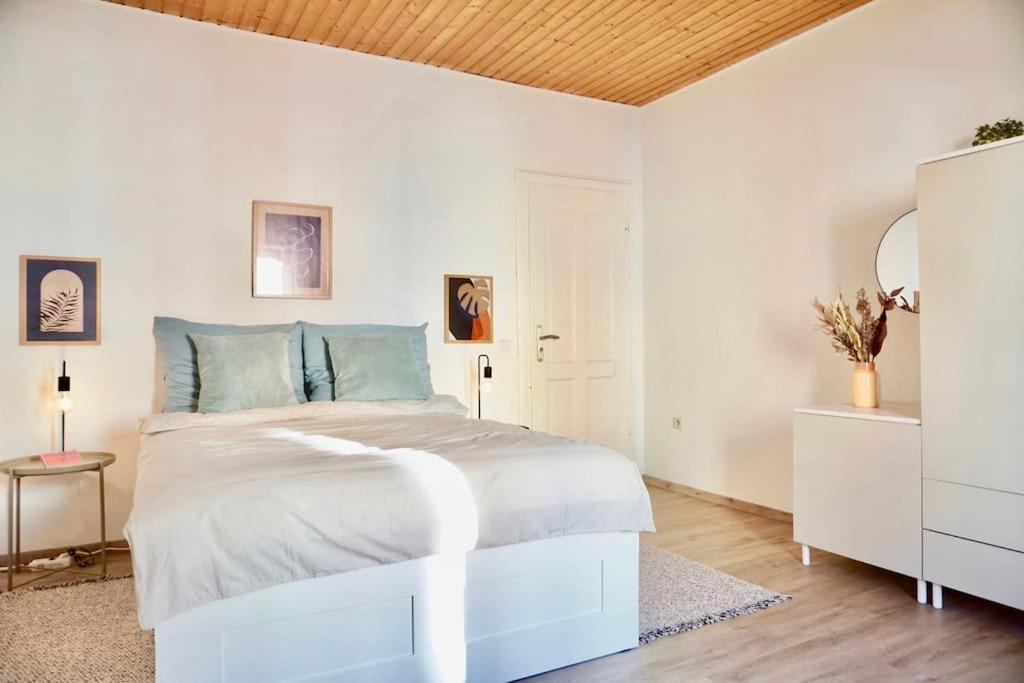 Neu I Moderne Zentrale Wohnung I Netflix I 4 Gaeste Andernach Ngoại thất bức ảnh