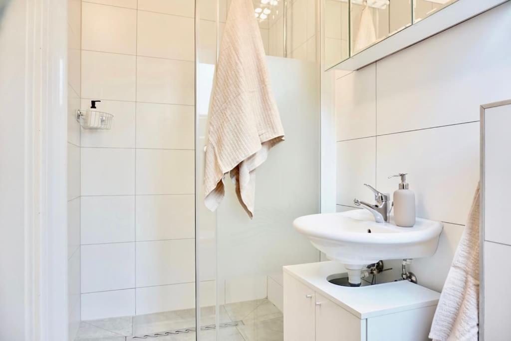 Neu I Moderne Zentrale Wohnung I Netflix I 4 Gaeste Andernach Ngoại thất bức ảnh